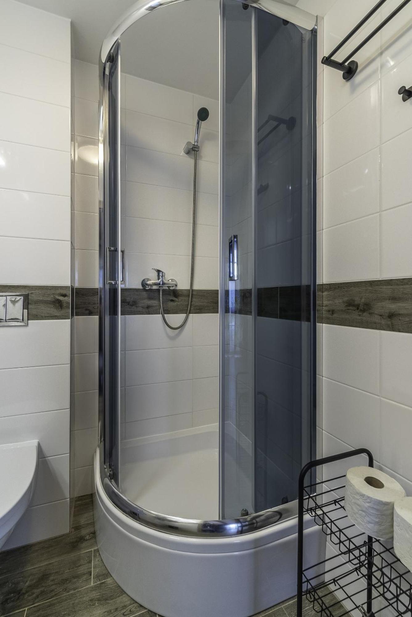Frajda Domki - Apartamenty 6-Osobowe - Salon I Dwie Sypialnie Oraz Studia 4-Osobowe - Pokoj Z Aneksem Kuchennym Rewal Exteriör bild
