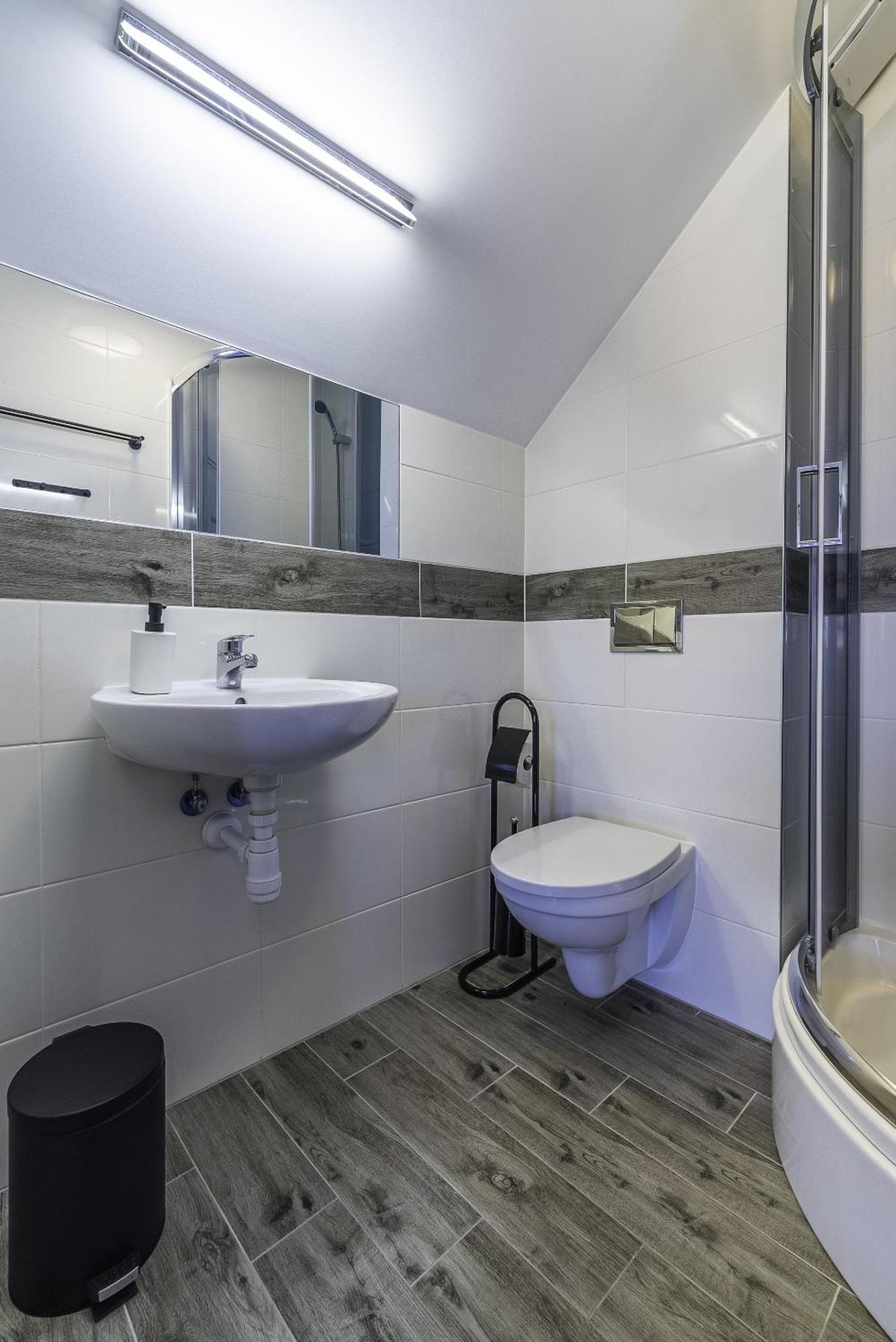 Frajda Domki - Apartamenty 6-Osobowe - Salon I Dwie Sypialnie Oraz Studia 4-Osobowe - Pokoj Z Aneksem Kuchennym Rewal Exteriör bild