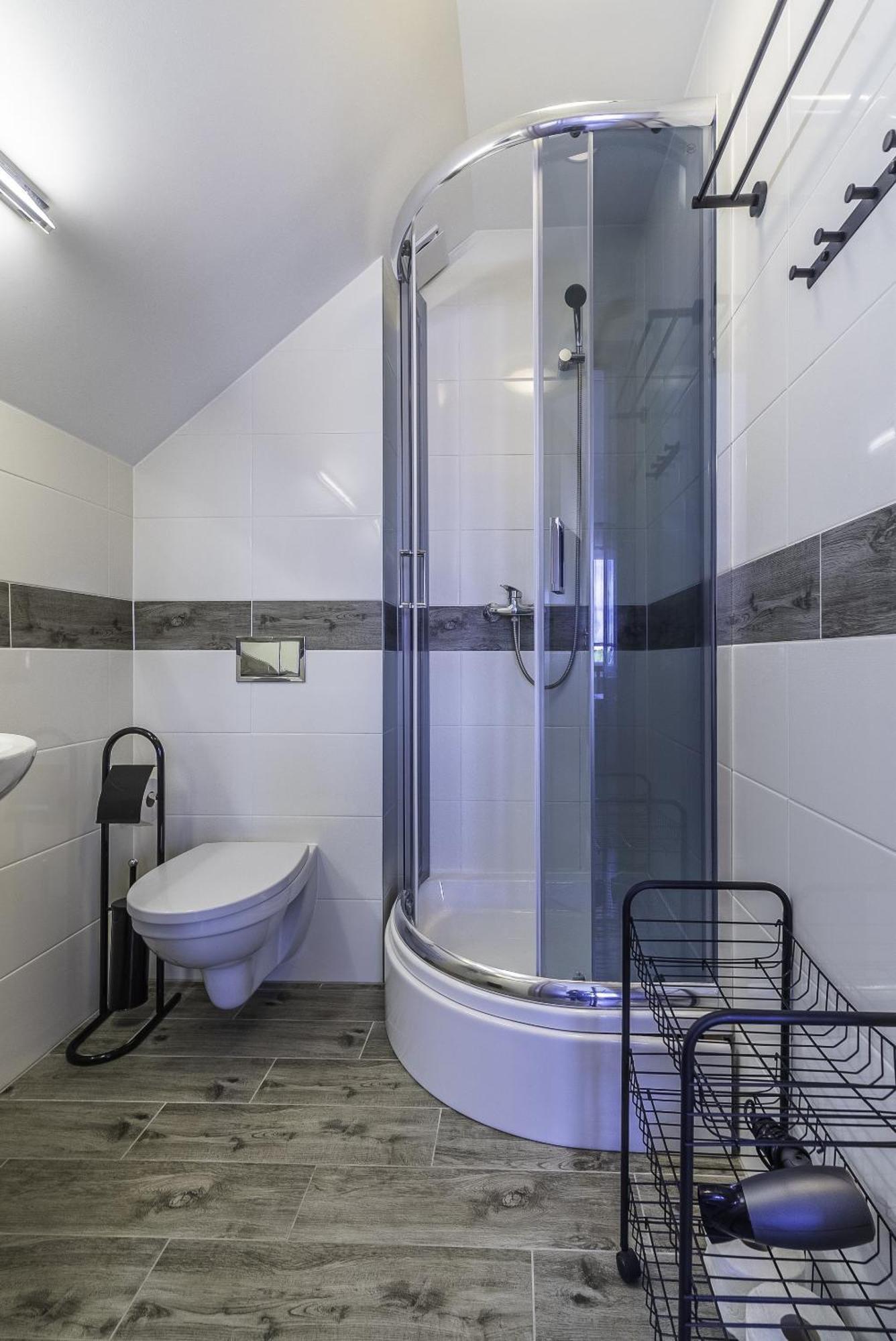 Frajda Domki - Apartamenty 6-Osobowe - Salon I Dwie Sypialnie Oraz Studia 4-Osobowe - Pokoj Z Aneksem Kuchennym Rewal Exteriör bild