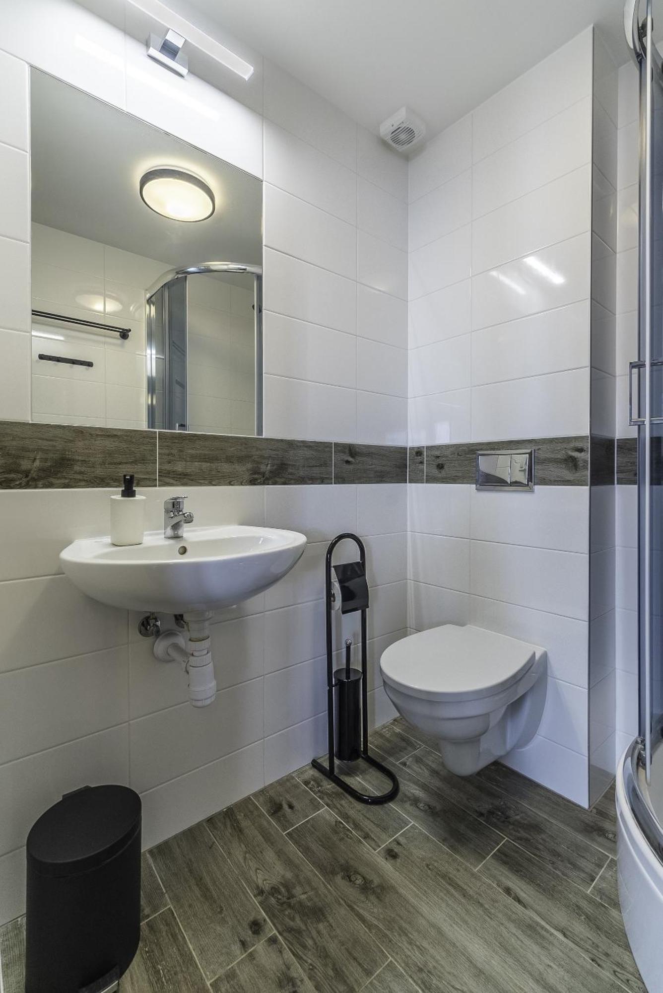Frajda Domki - Apartamenty 6-Osobowe - Salon I Dwie Sypialnie Oraz Studia 4-Osobowe - Pokoj Z Aneksem Kuchennym Rewal Exteriör bild