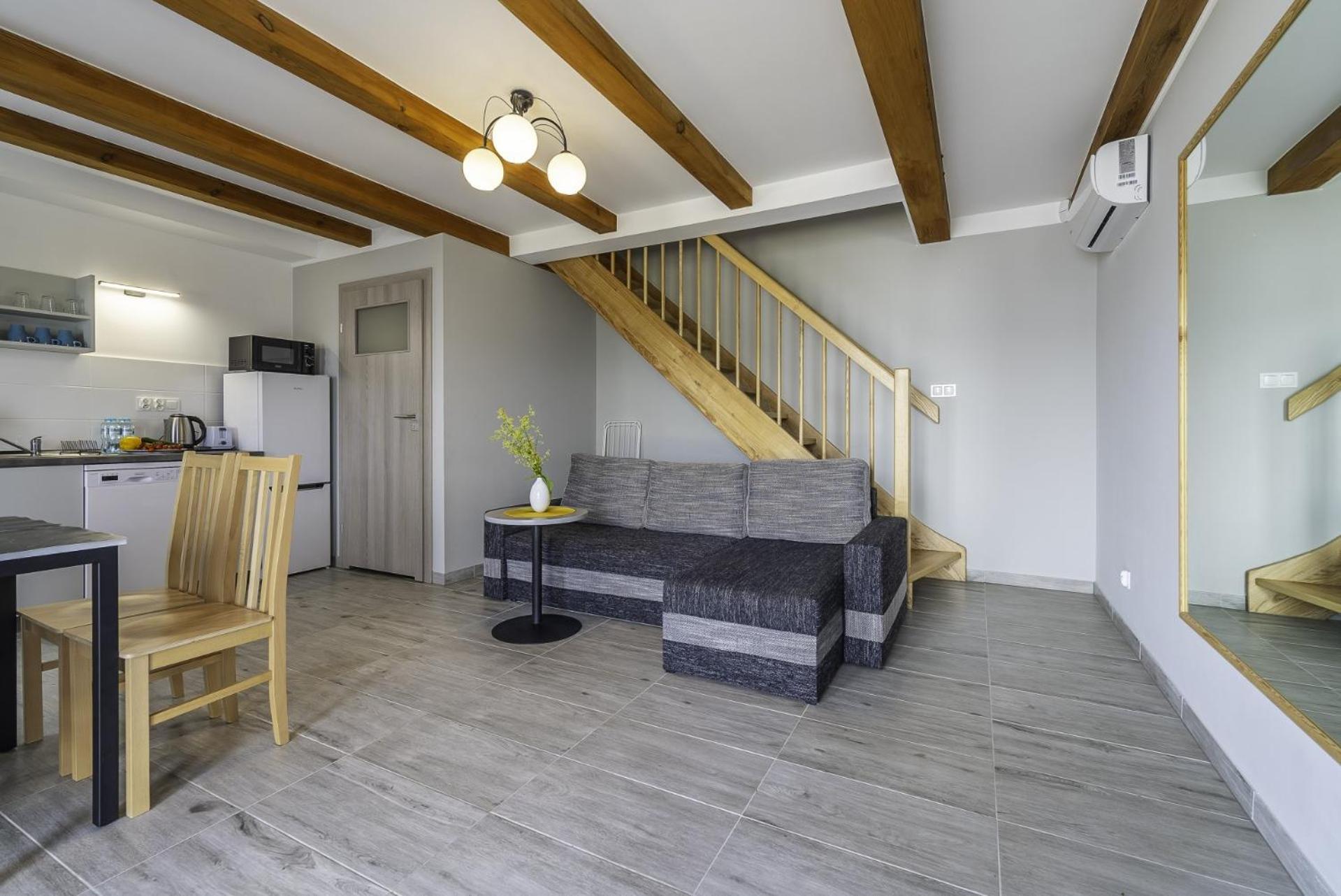 Frajda Domki - Apartamenty 6-Osobowe - Salon I Dwie Sypialnie Oraz Studia 4-Osobowe - Pokoj Z Aneksem Kuchennym Rewal Exteriör bild