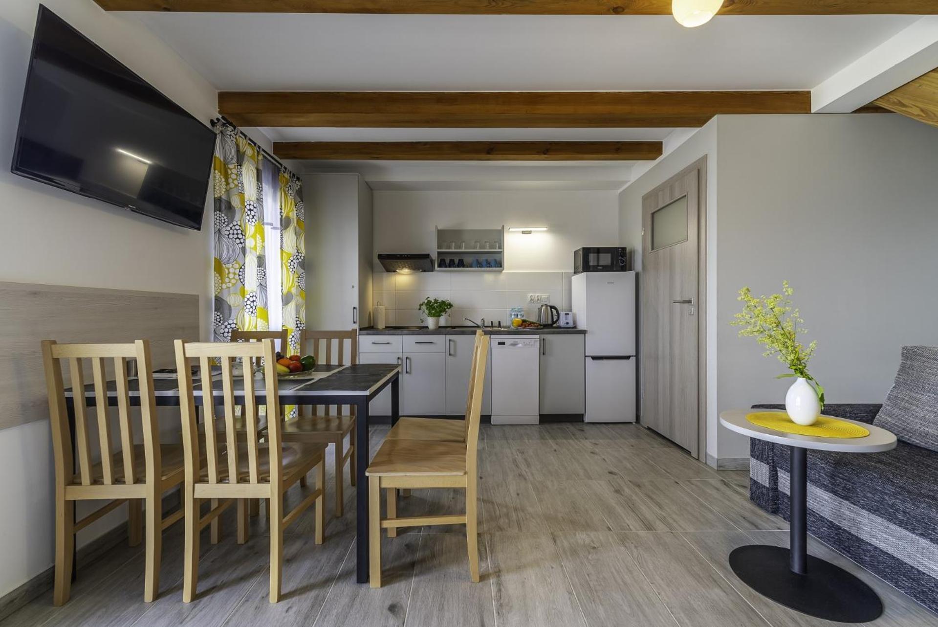 Frajda Domki - Apartamenty 6-Osobowe - Salon I Dwie Sypialnie Oraz Studia 4-Osobowe - Pokoj Z Aneksem Kuchennym Rewal Exteriör bild